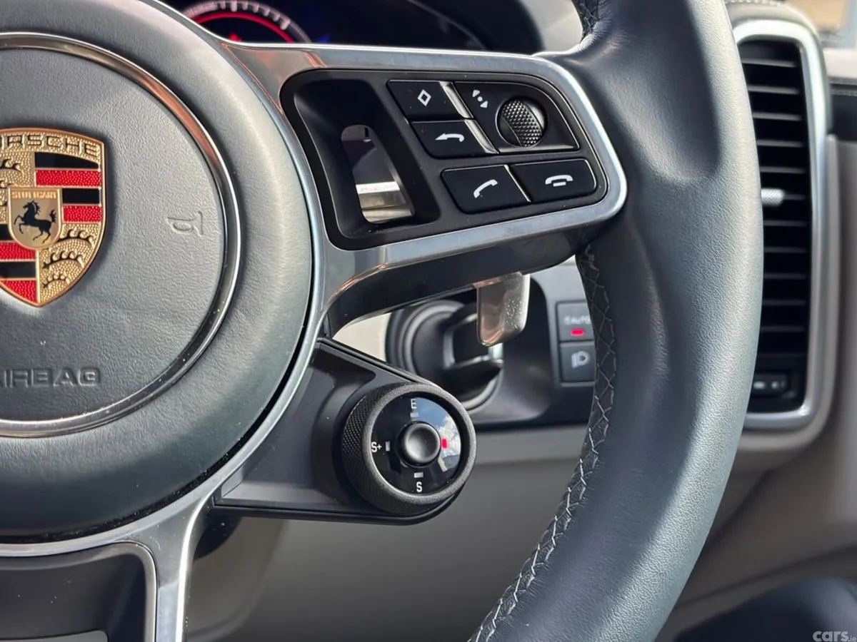 Porsche Cayenne SUV, Petrol Plug-in Hybrid, 2023, Black