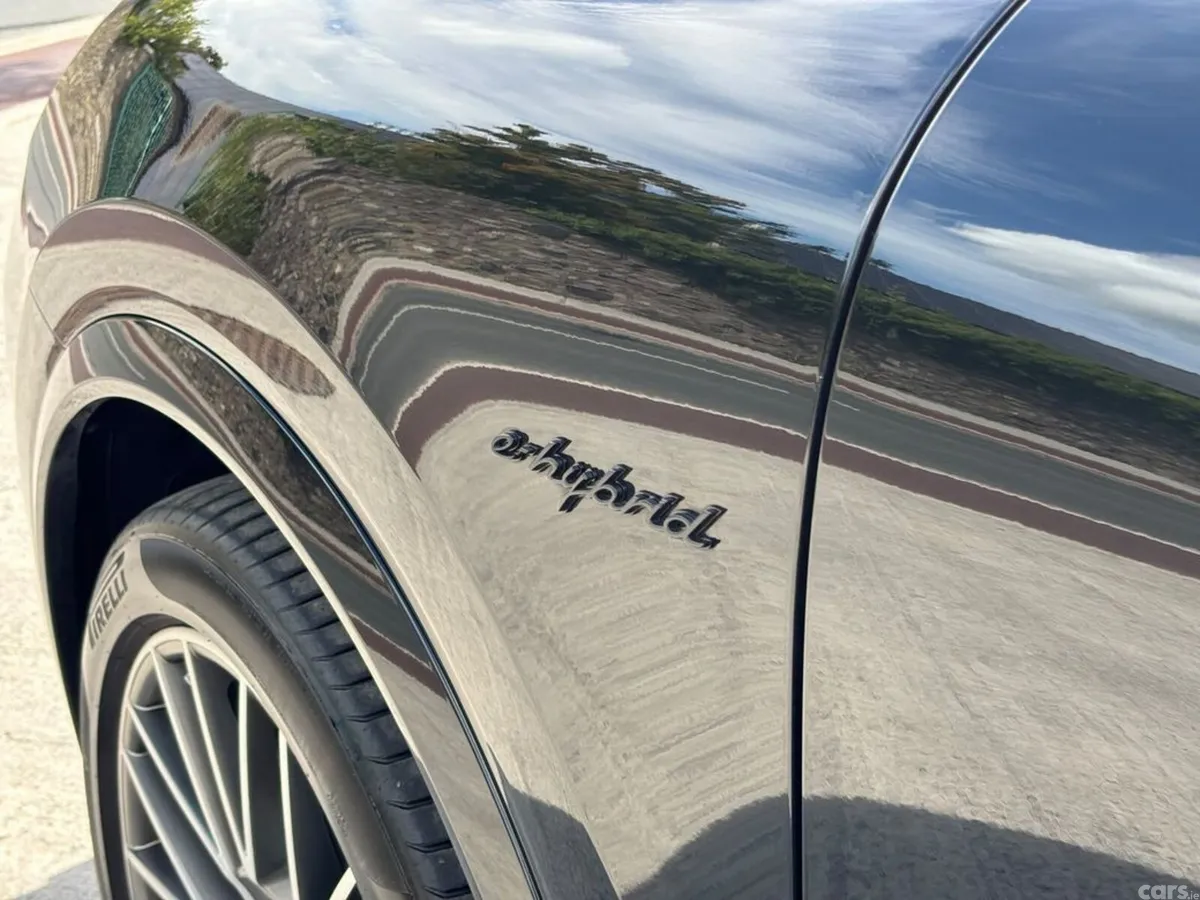 Porsche Cayenne SUV, Petrol Plug-in Hybrid, 2023, Black