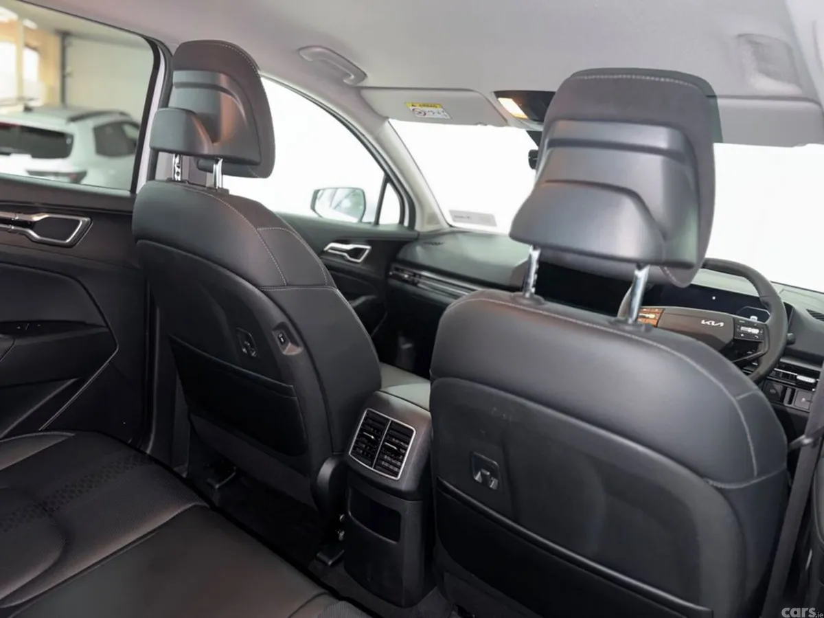 Kia Sportage MPV, Diesel Hybrid, 2026, White