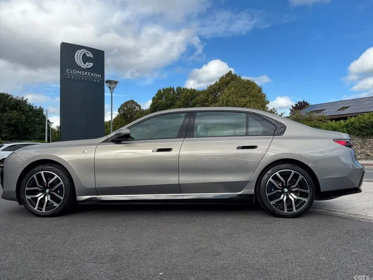 BMW i7 Saloon, Electric, 2025, Grey