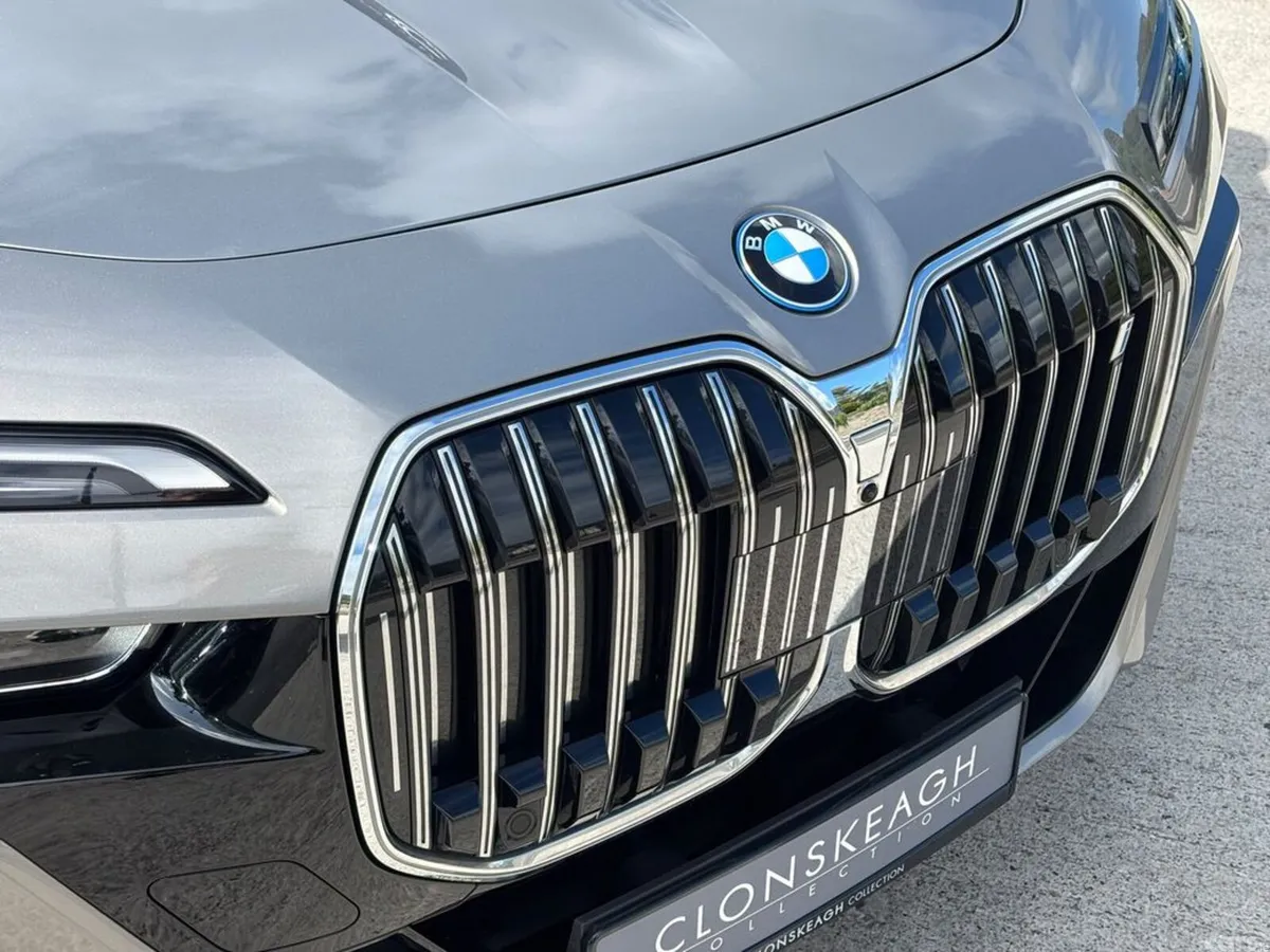BMW i7 Saloon, Electric, 2025, Grey