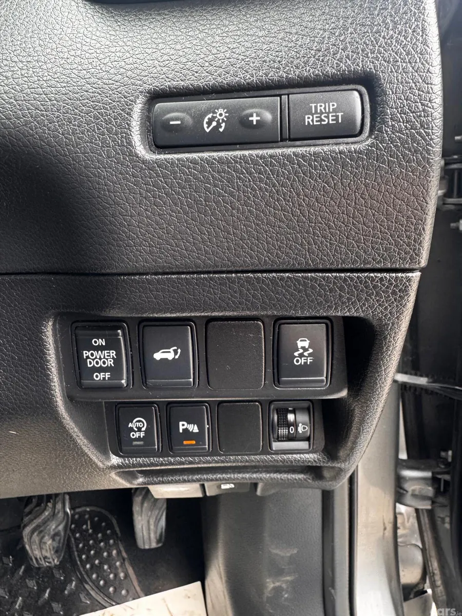 Nissan X-Trail SUV, Diesel, 2015, Grey