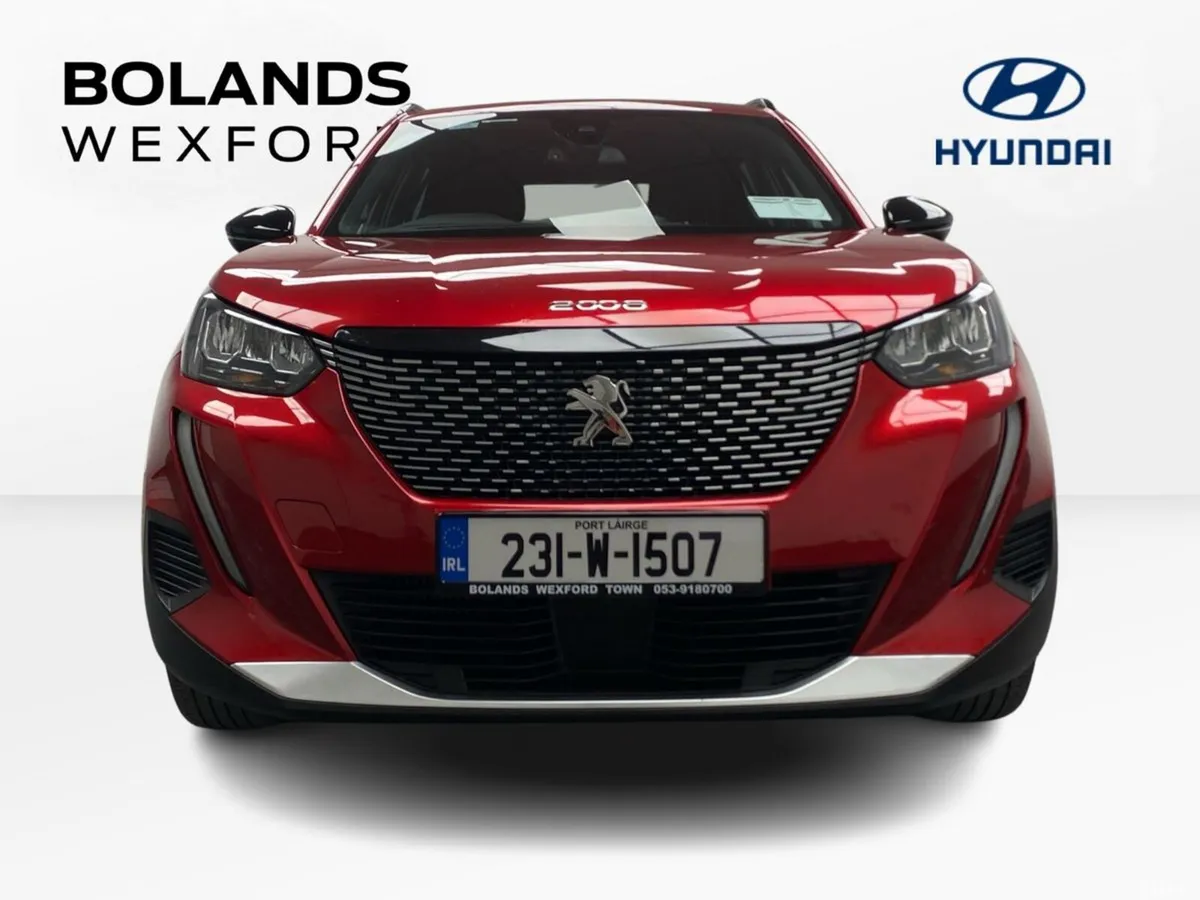 Peugeot 2008 MPV, Petrol, 2023, Red