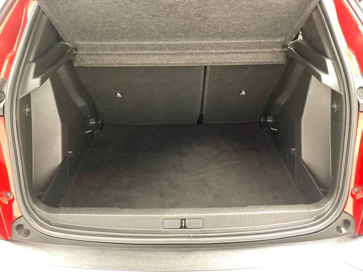 Peugeot 2008 MPV, Petrol, 2023, Red
