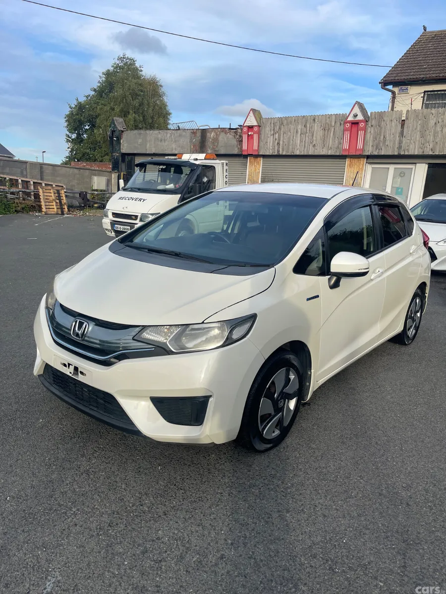 Honda Fit Hatchback, Petrol Hybrid, 2014, White