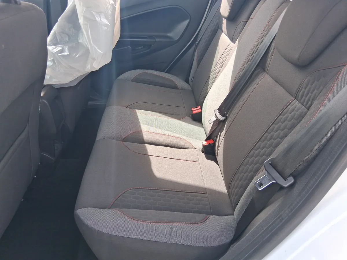 Ford Fiesta Hatchback, Petrol, 2017, White