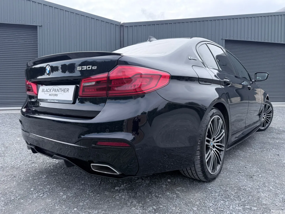 BMW 5-Series Saloon, Petrol Plug-in Hybrid, 2018, Black