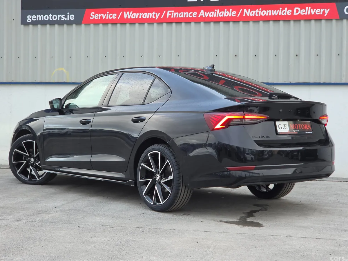 Skoda Octavia Saloon, Diesel, 2023, Black