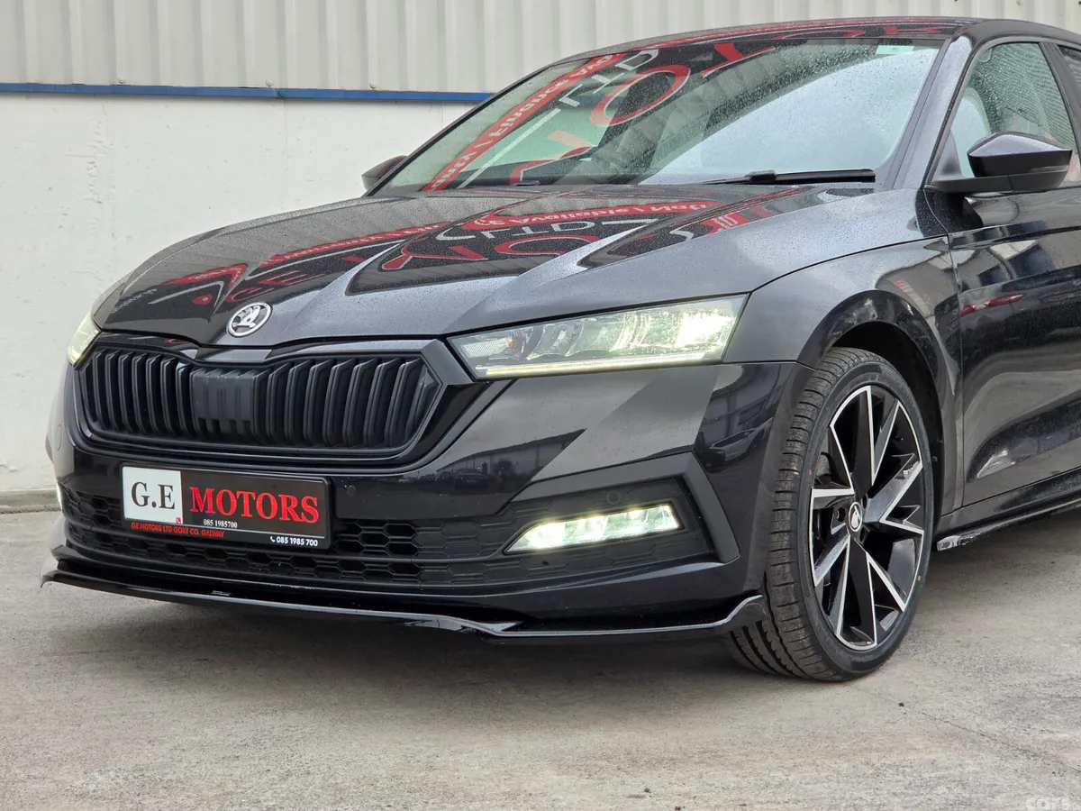 Skoda Octavia Saloon, Diesel, 2023, Black