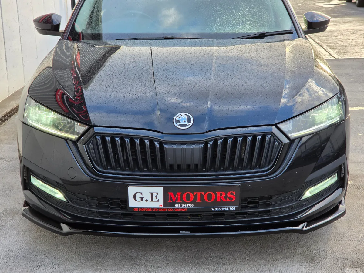 Skoda Octavia Saloon, Diesel, 2023, Black