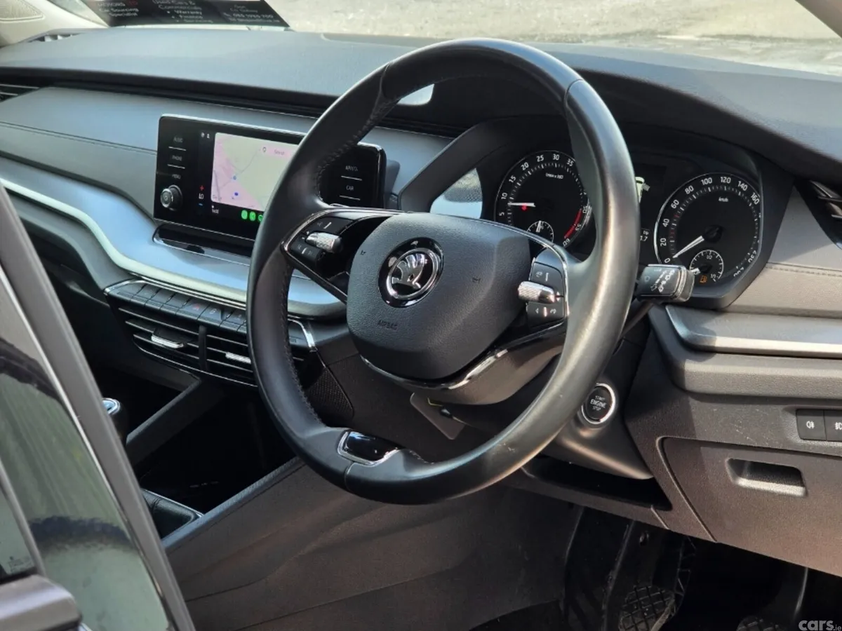 Skoda Octavia Saloon, Diesel, 2023, Black