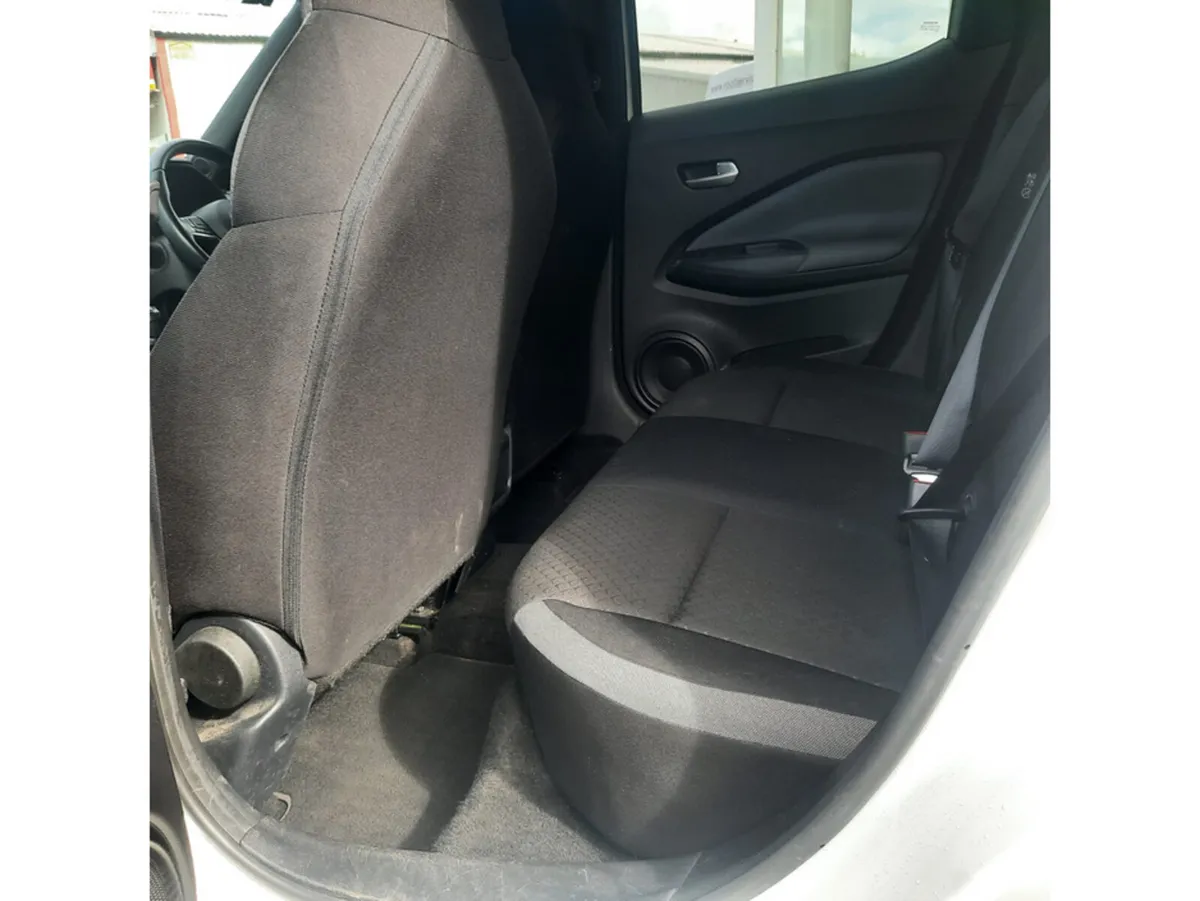 Nissan Juke MPV, Petrol, 2021, White