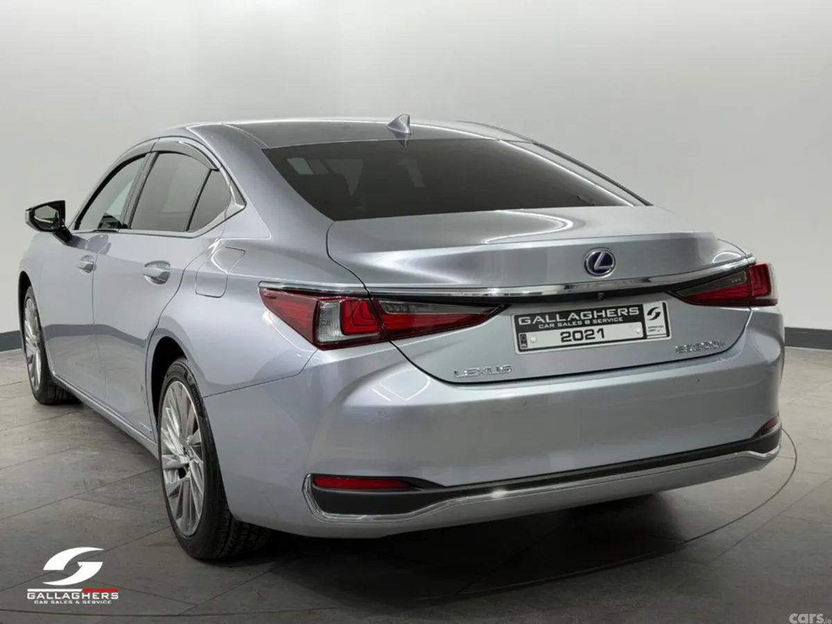 Lexus ES Saloon, Petrol Hybrid, 2021, Silver