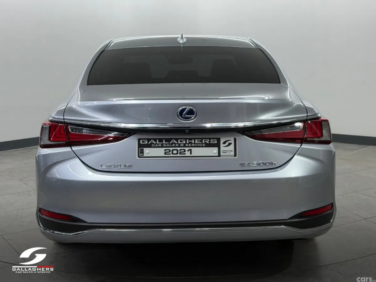 Lexus ES Saloon, Petrol Hybrid, 2021, Silver