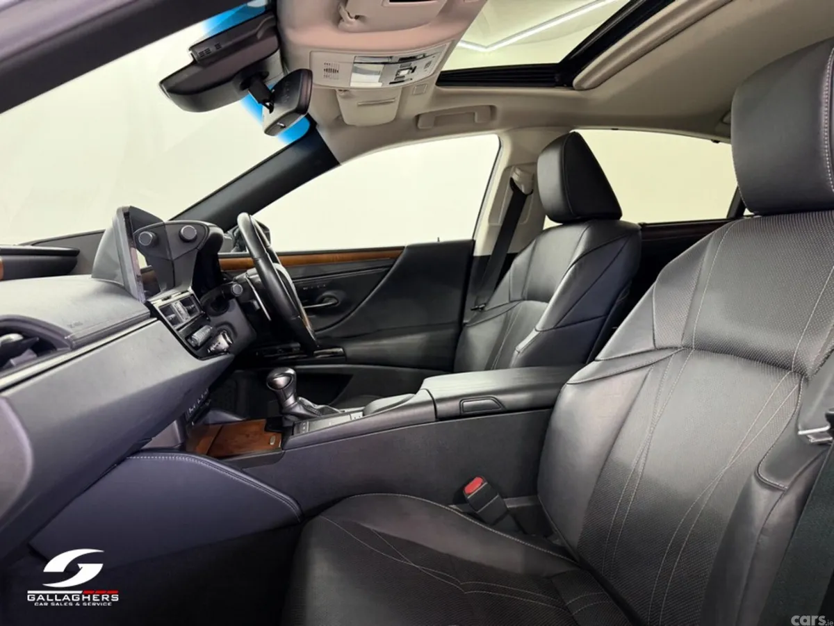 Lexus ES Saloon, Petrol Hybrid, 2021, Silver