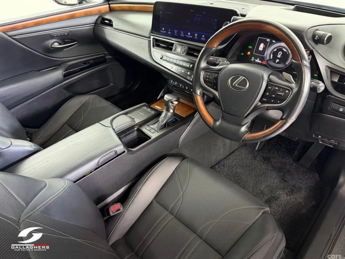 Lexus ES Saloon, Petrol Hybrid, 2021, Silver