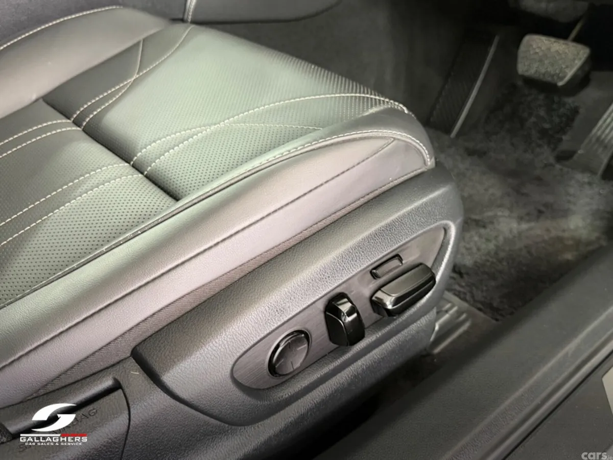 Lexus ES Saloon, Petrol Hybrid, 2021, Silver