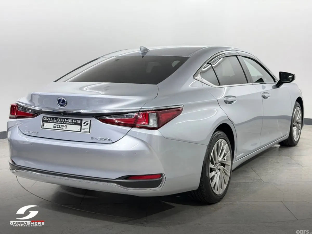 Lexus ES Saloon, Petrol Hybrid, 2021, Silver