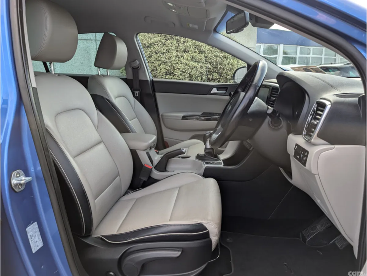 Kia Sportage MPV, Diesel, 2019, Blue