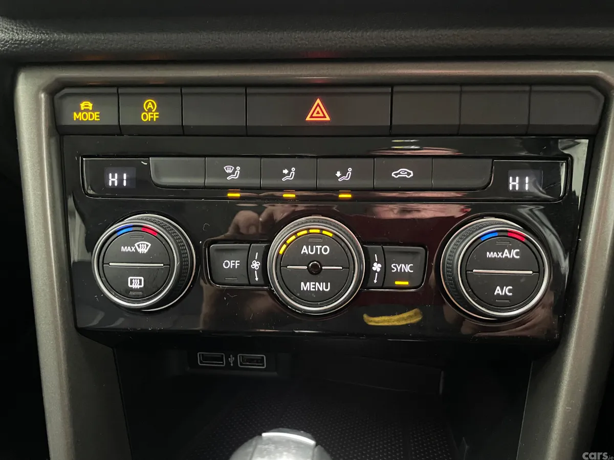 Volkswagen T-Roc Hatchback, Diesel, 2020, White