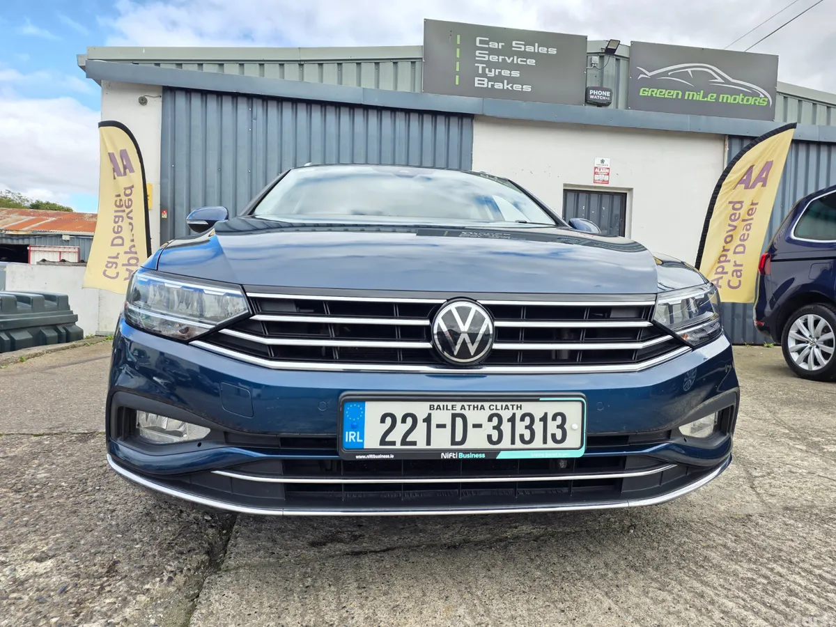 Volkswagen Passat Estate, Diesel, 2022, Blue