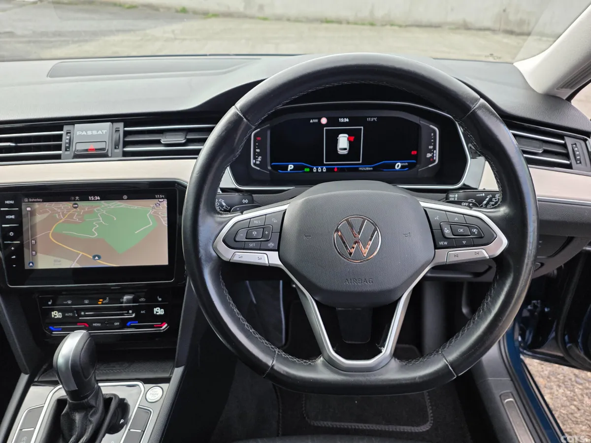 Volkswagen Passat Estate, Diesel, 2022, Blue