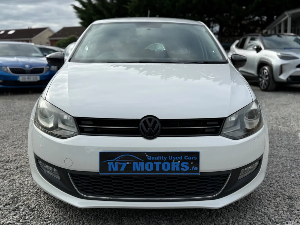 Volkswagen Polo Hatchback, Petrol, 2013, White