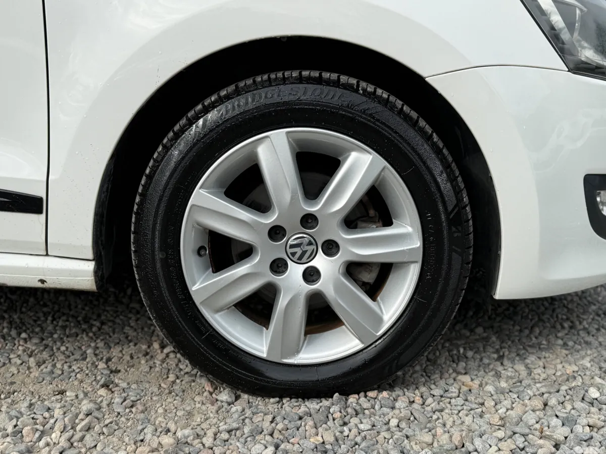 Volkswagen Polo Hatchback, Petrol, 2013, White