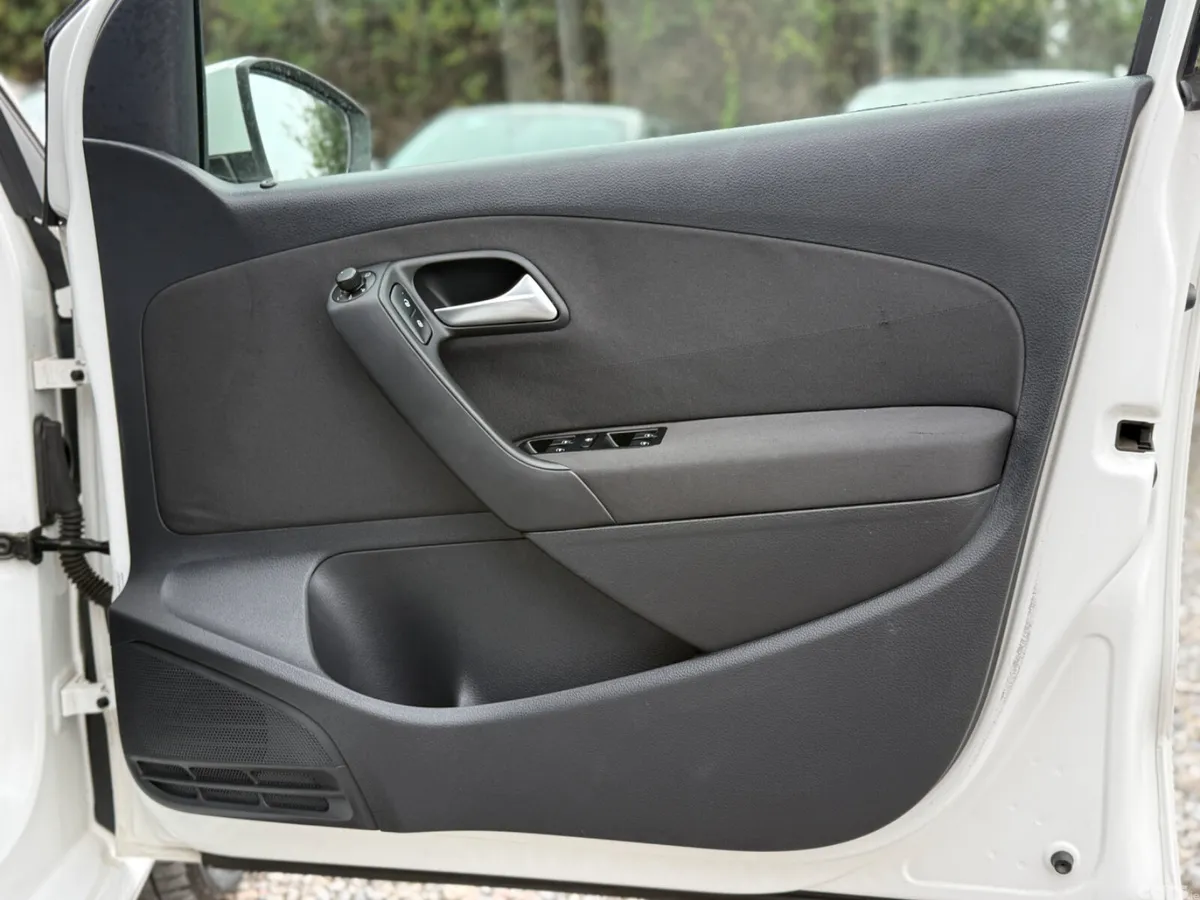 Volkswagen Polo Hatchback, Petrol, 2013, White