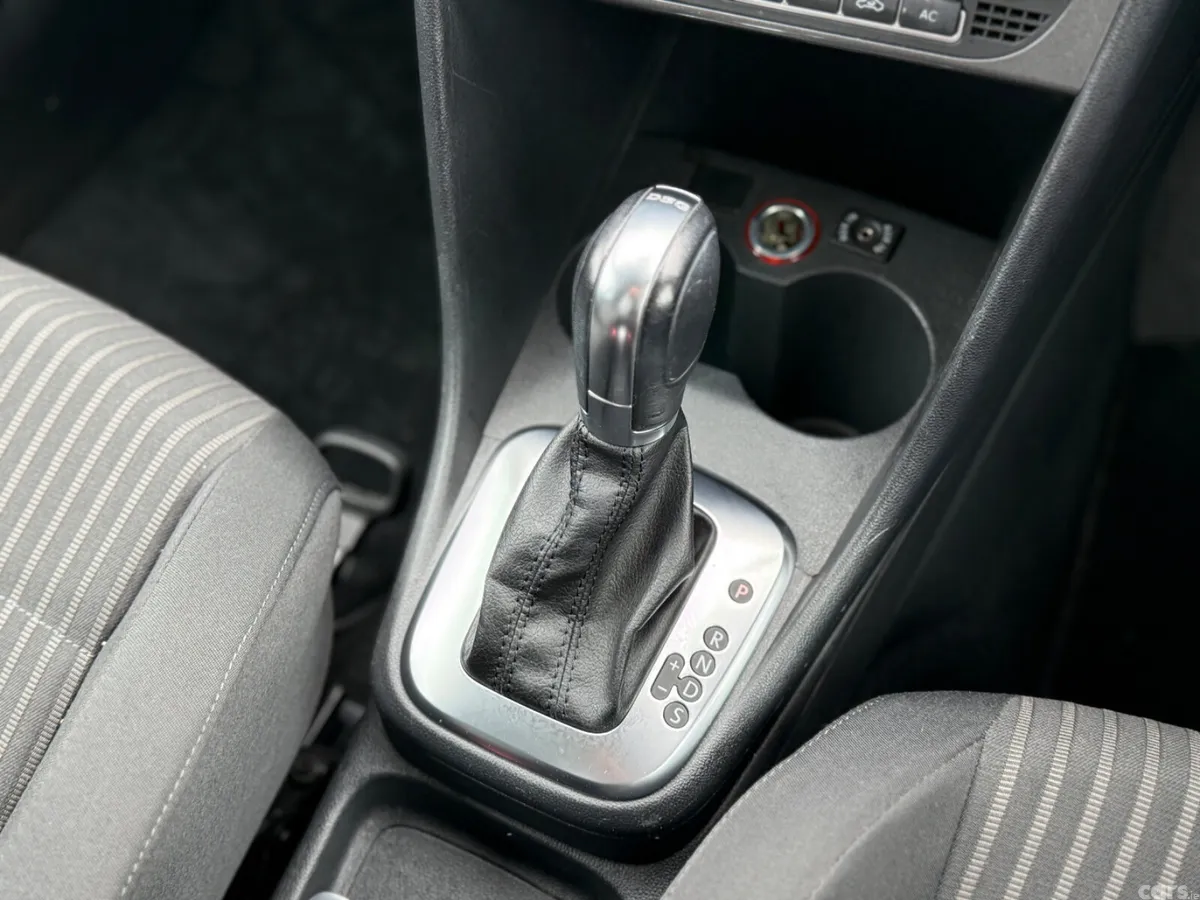 Volkswagen Polo Hatchback, Petrol, 2013, White