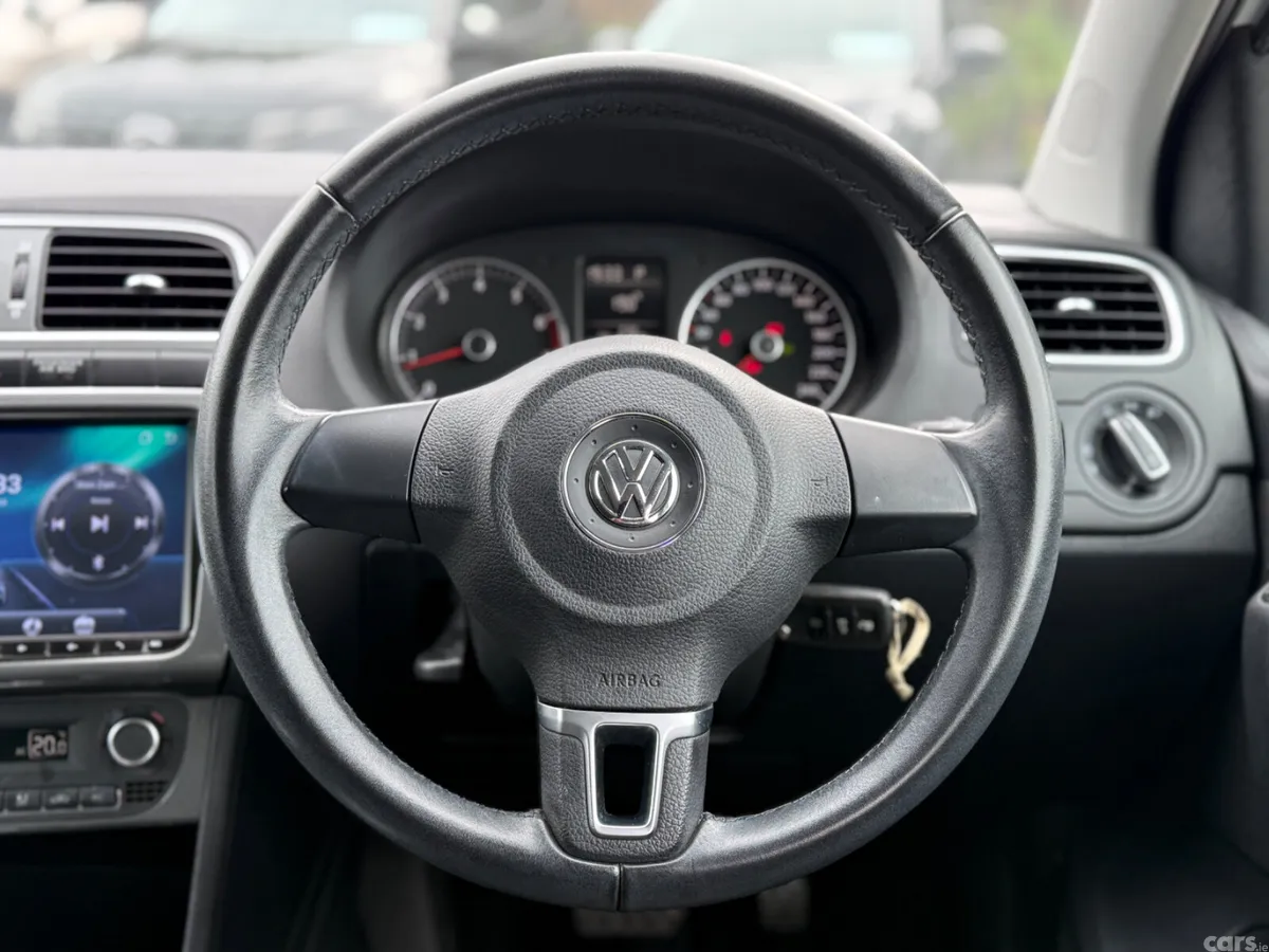 Volkswagen Polo Hatchback, Petrol, 2013, White