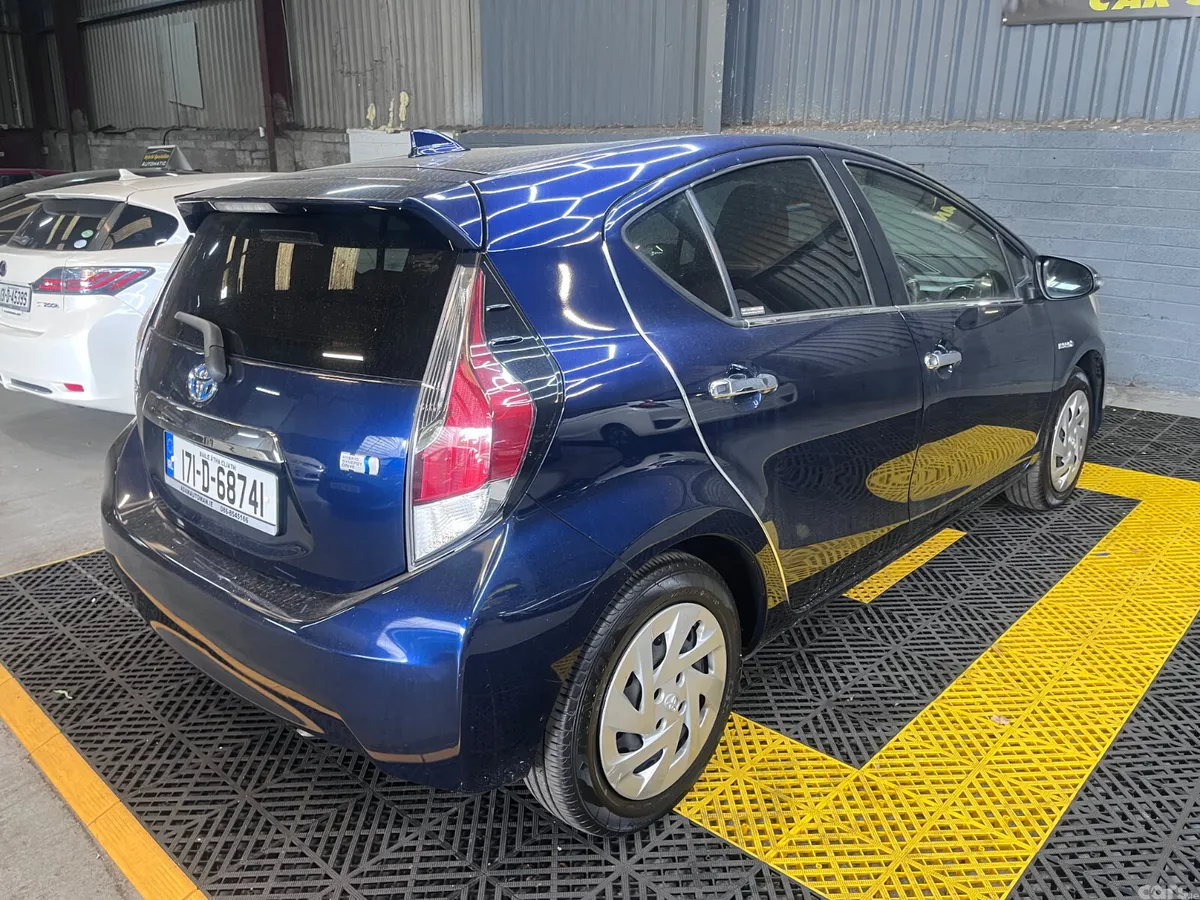 Toyota Aqua Hatchback, Petrol Hybrid, 2017, Blue