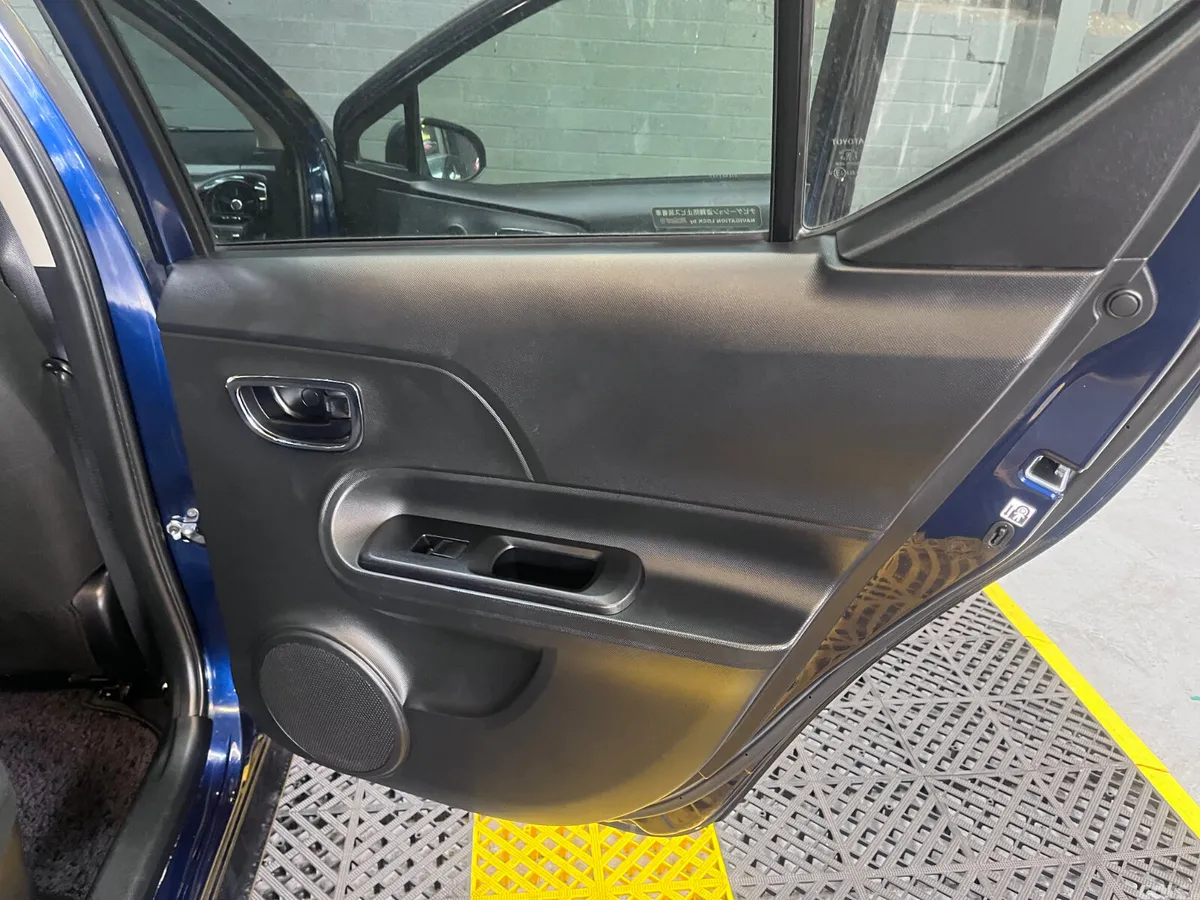 Toyota Aqua Hatchback, Petrol Hybrid, 2017, Blue