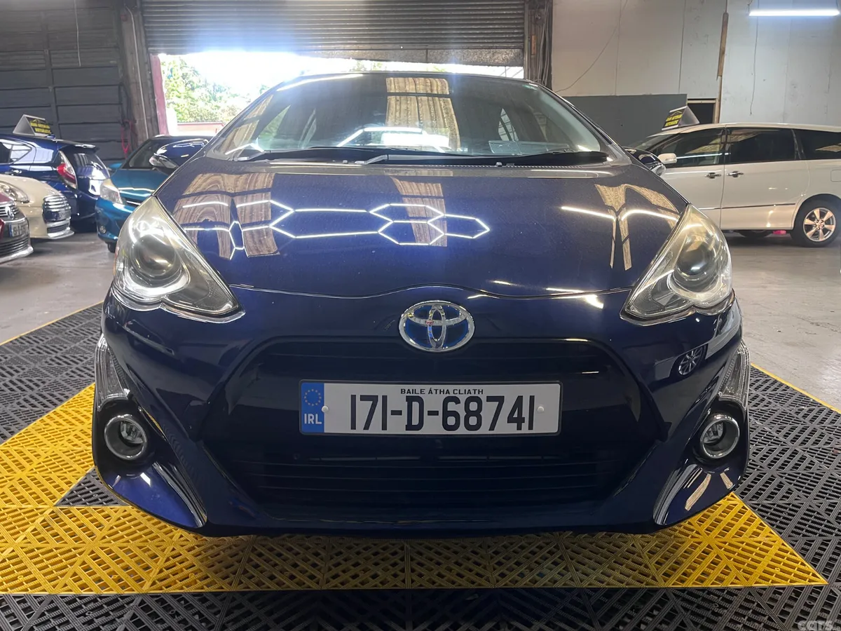 Toyota Aqua Hatchback, Petrol Hybrid, 2017, Blue