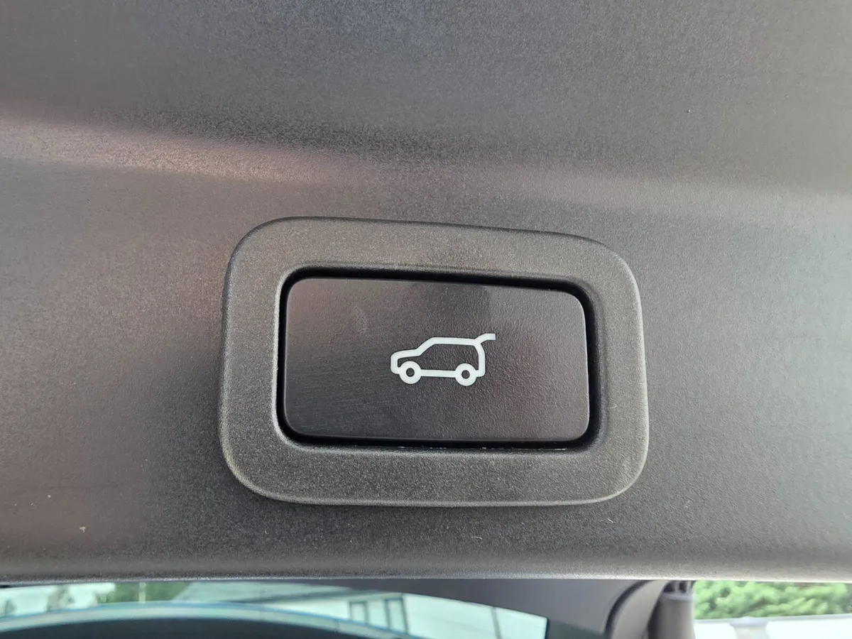 Jaguar F-Pace SUV, Petrol Plug-in Hybrid, 2022, Blue