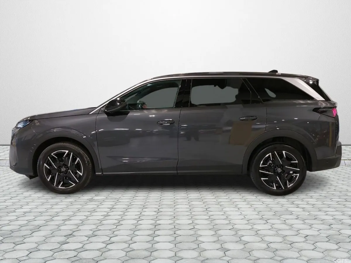 Peugeot 5008 MPV, Petrol, 2026, Grey