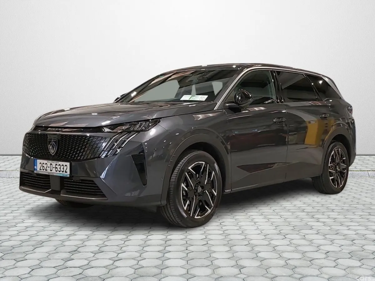 Peugeot 5008 MPV, Petrol, 2026, Grey