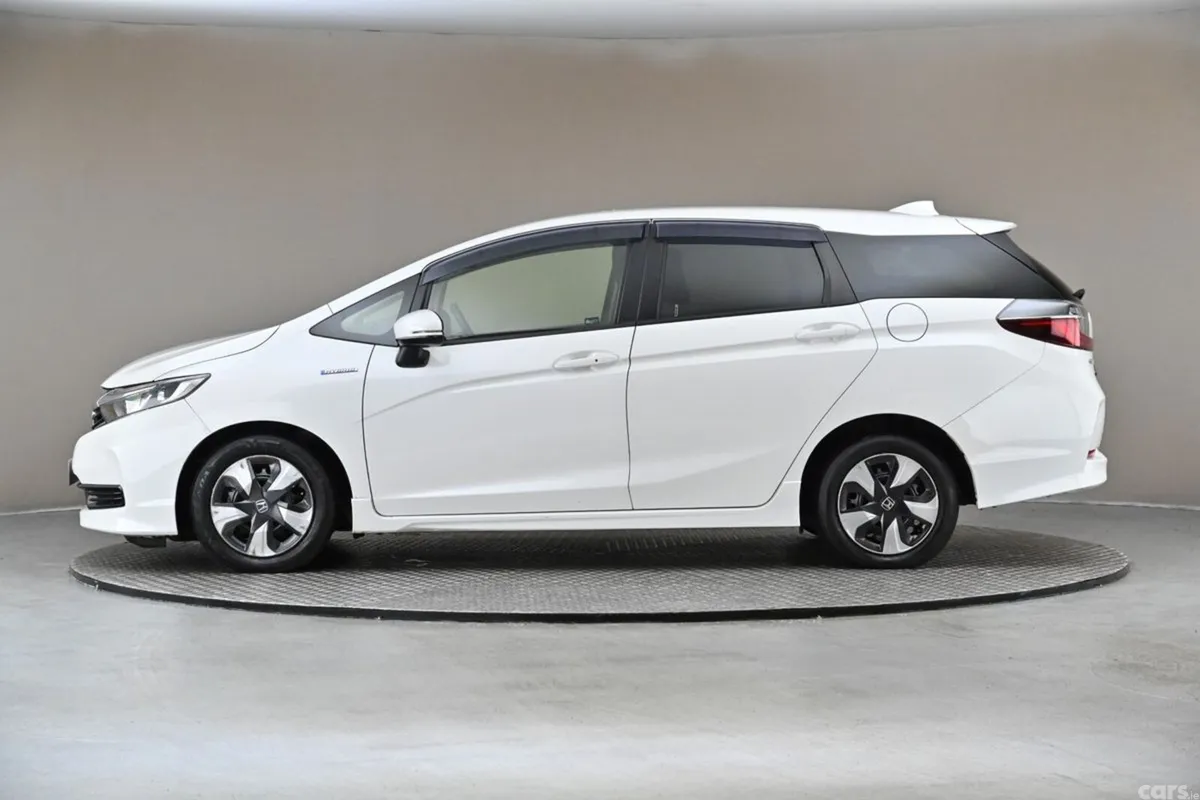 Honda Shuttle MPV, Petrol Hybrid, 2020, White
