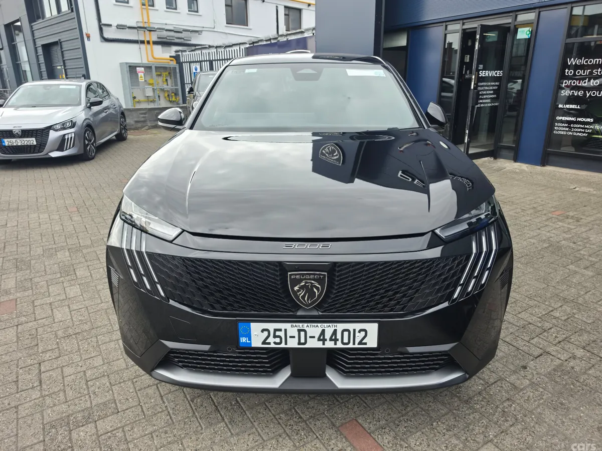 Peugeot 3008 MPV, Petrol, 2025, Black