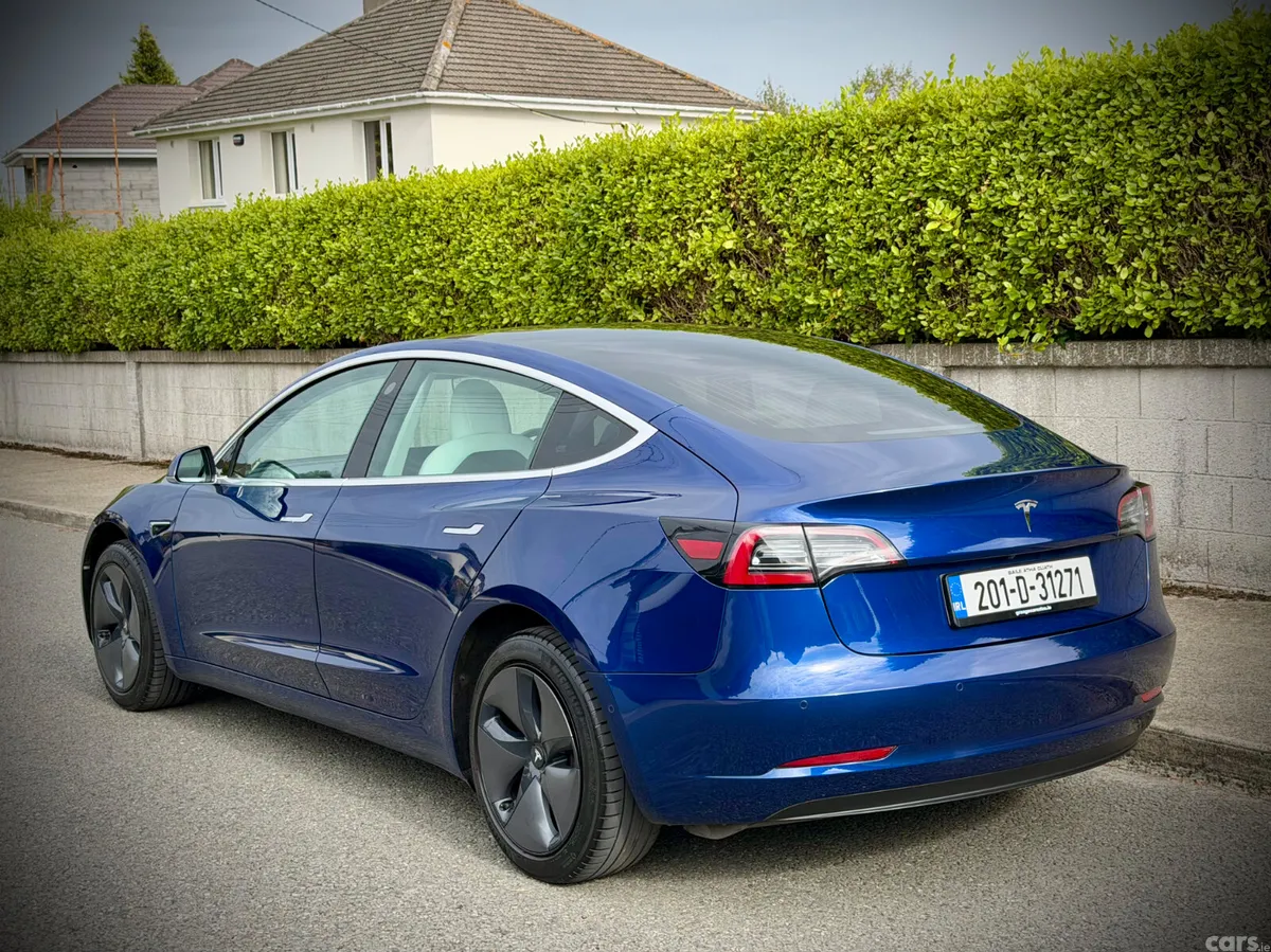 Tesla Model 3 Saloon, Electric, 2020, Blue