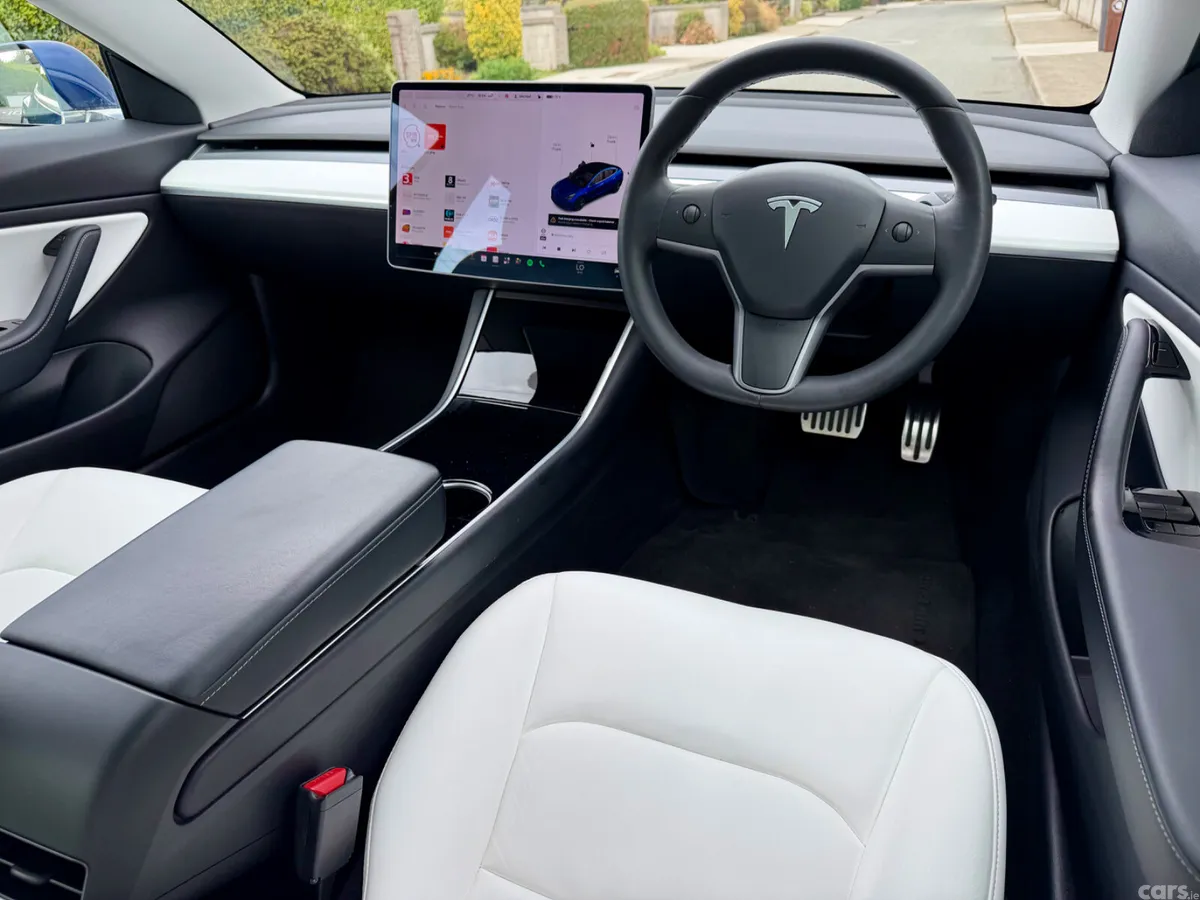 Tesla Model 3 Saloon, Electric, 2020, Blue