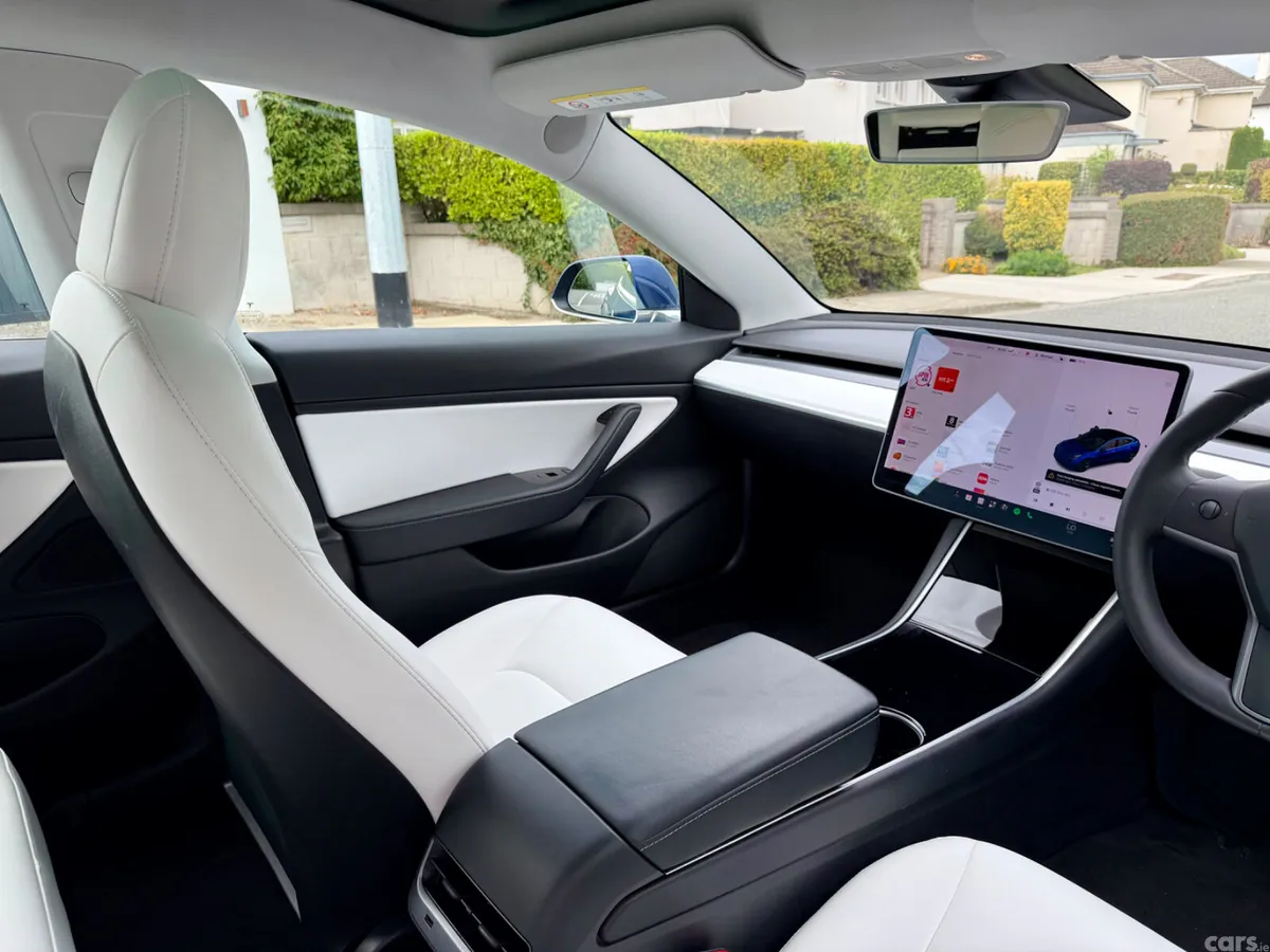 Tesla Model 3 Saloon, Electric, 2020, Blue