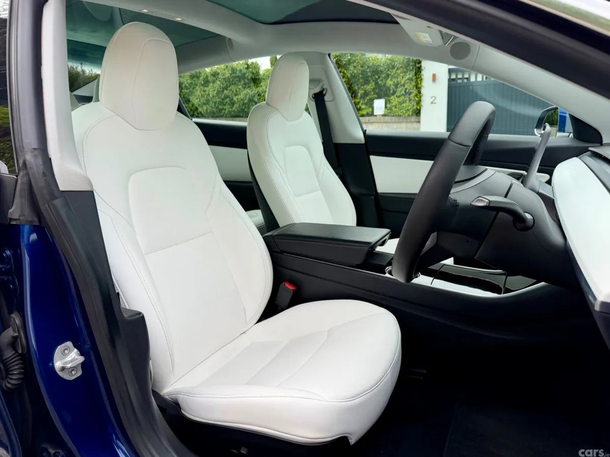 Tesla Model 3 Saloon, Electric, 2020, Blue