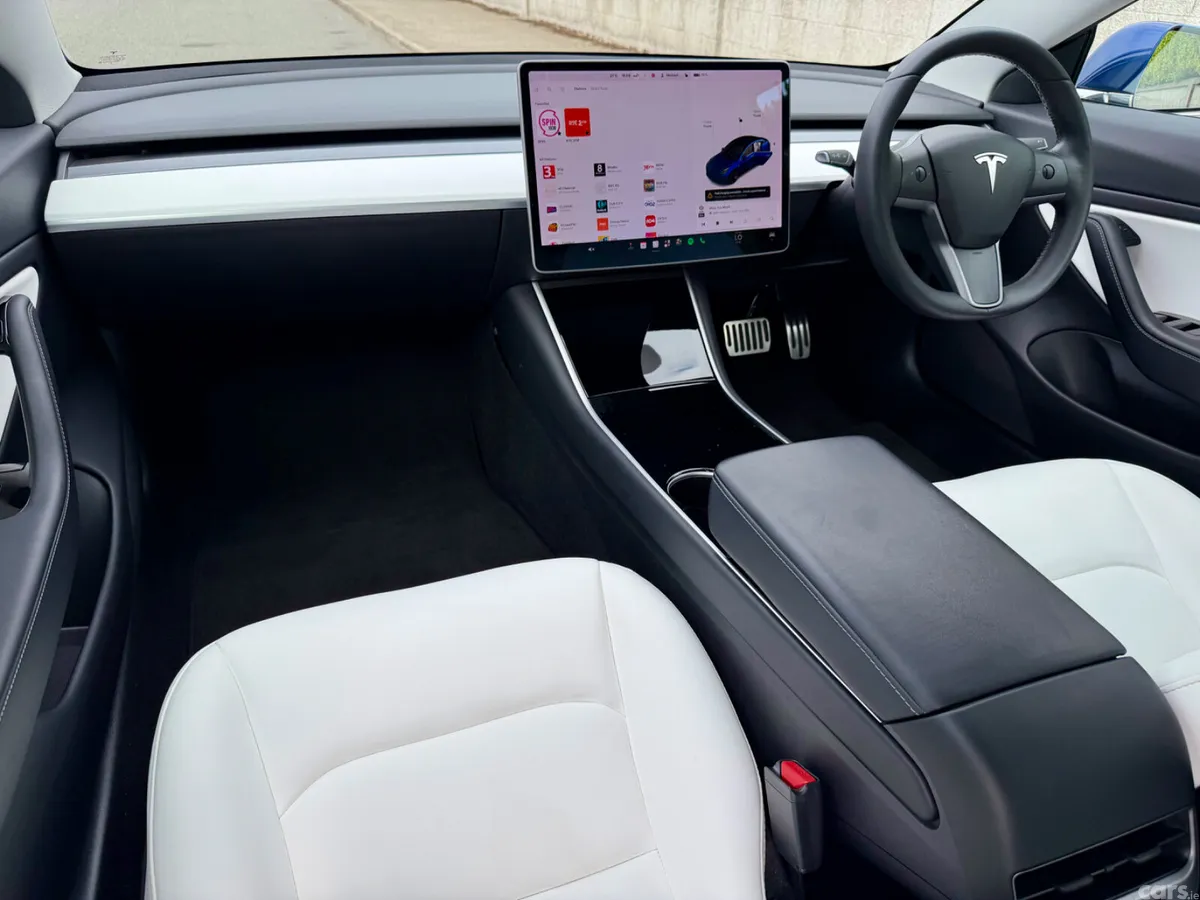Tesla Model 3 Saloon, Electric, 2020, Blue