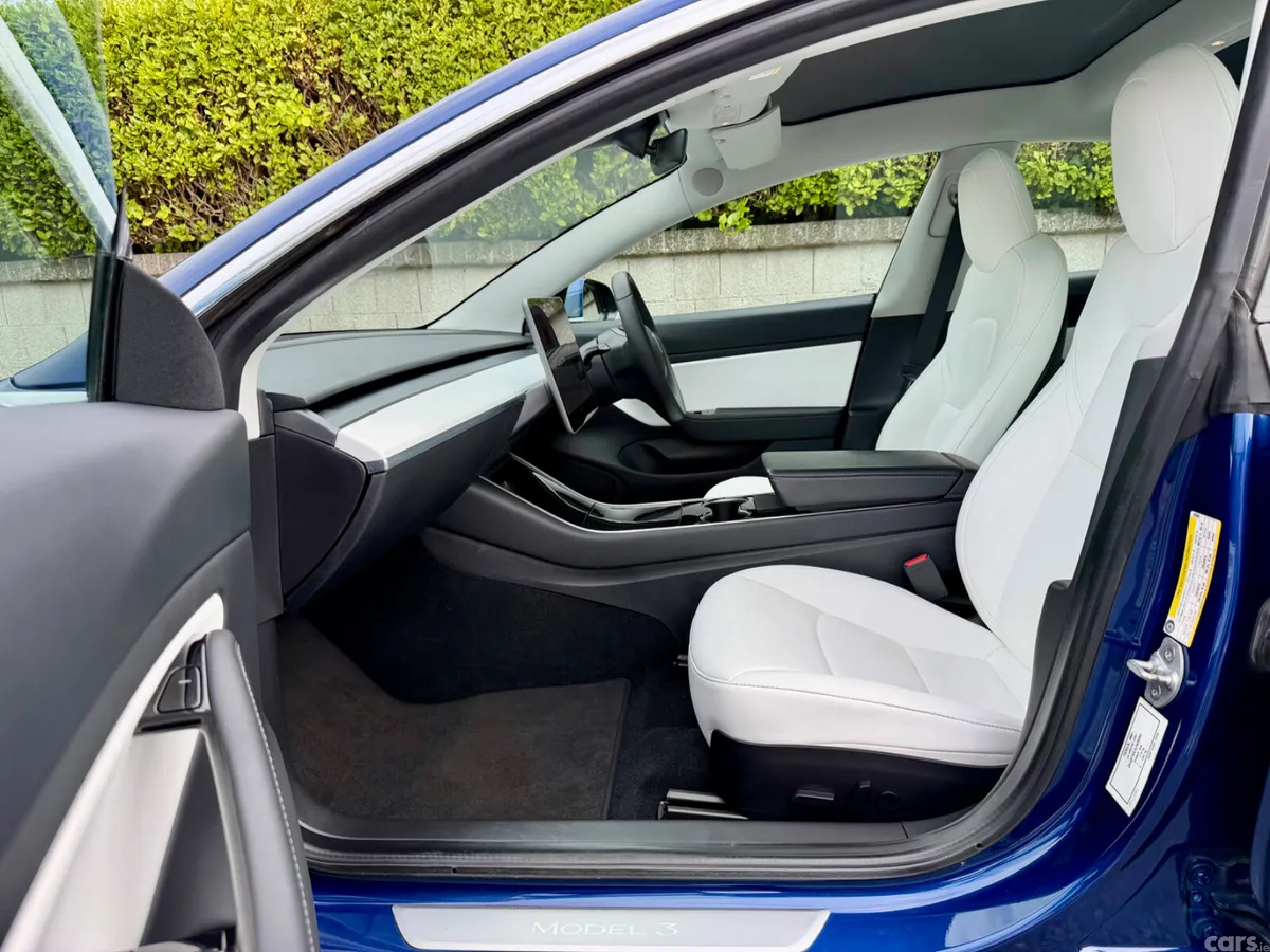 Tesla Model 3 Saloon, Electric, 2020, Blue