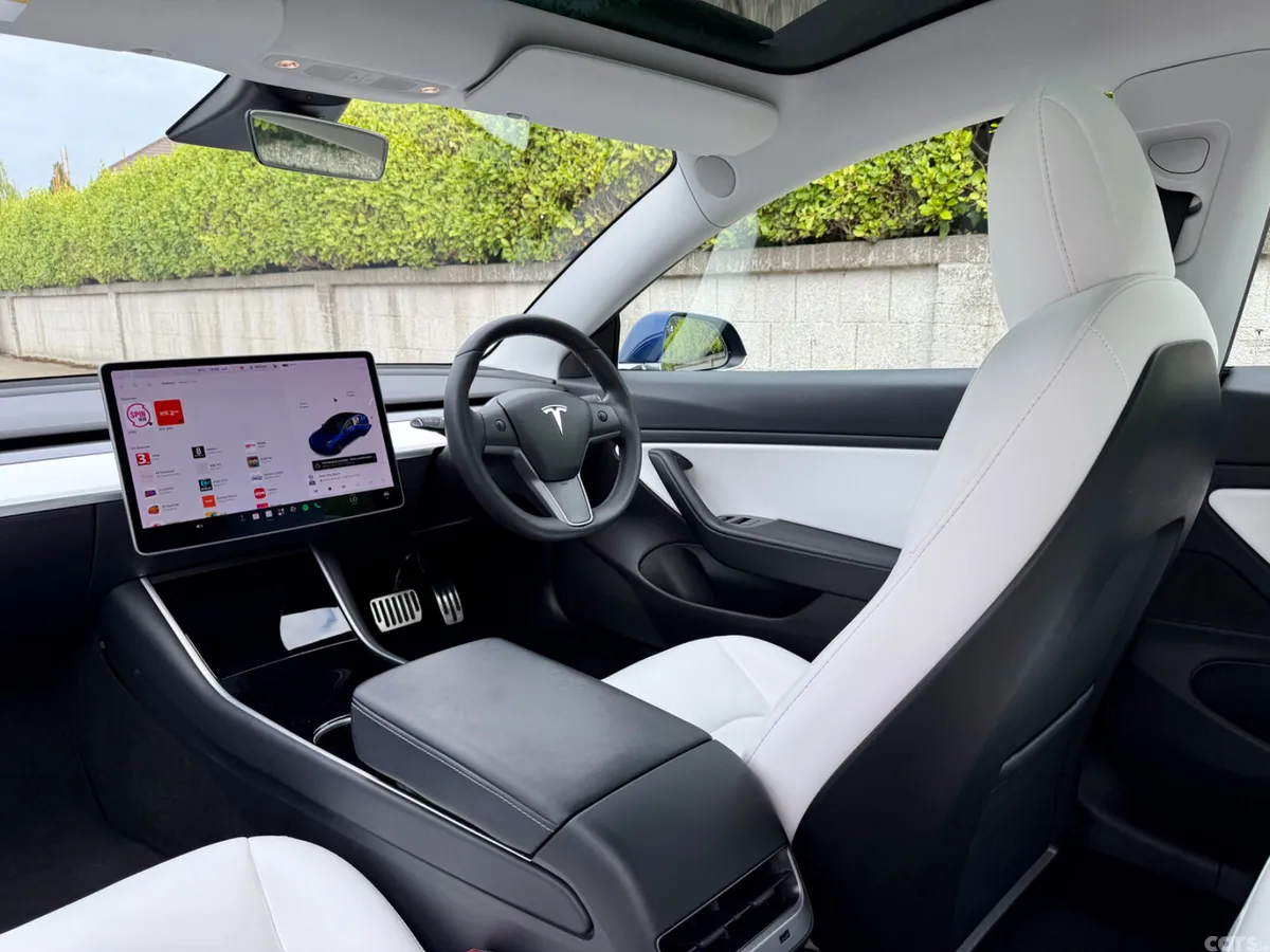 Tesla Model 3 Saloon, Electric, 2020, Blue