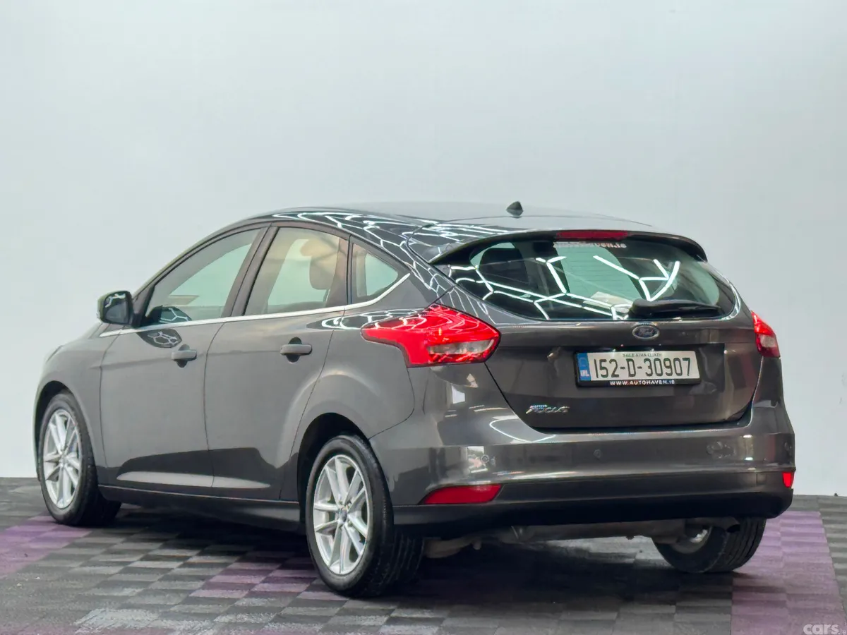 Ford Focus Hatchback, Petrol, 2015, Grey