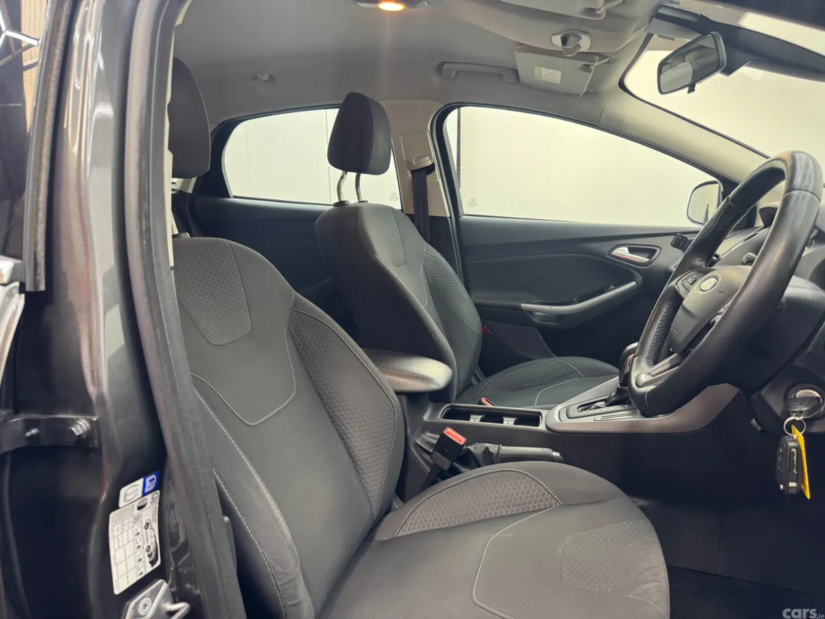 Ford Focus Hatchback, Petrol, 2015, Grey