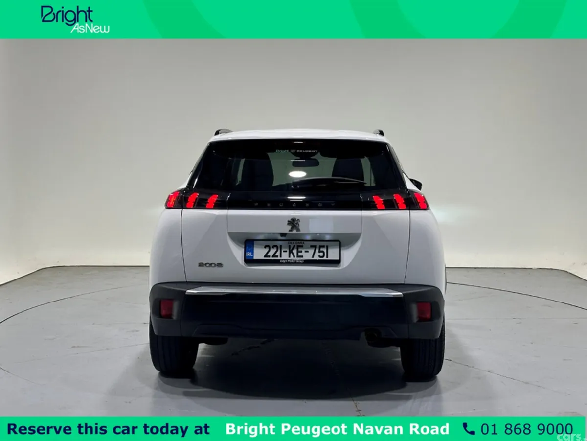 Peugeot 2008 MPV, Petrol, 2022, White