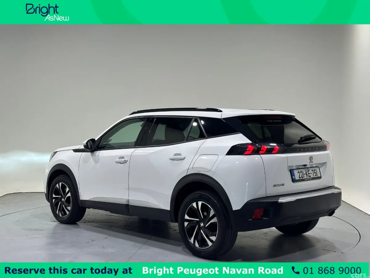 Peugeot 2008 MPV, Petrol, 2022, White